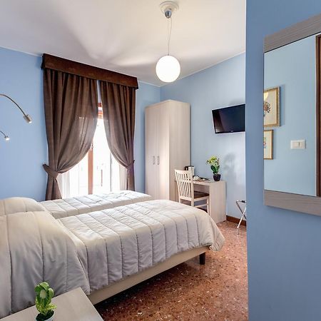 Domus Cornelia Bed & Breakfast โรม ภายนอก รูปภาพ