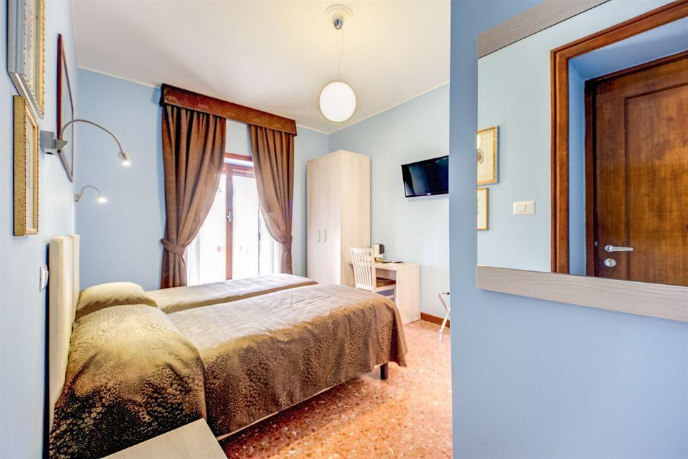 Domus Cornelia Bed & Breakfast โรม ภายนอก รูปภาพ