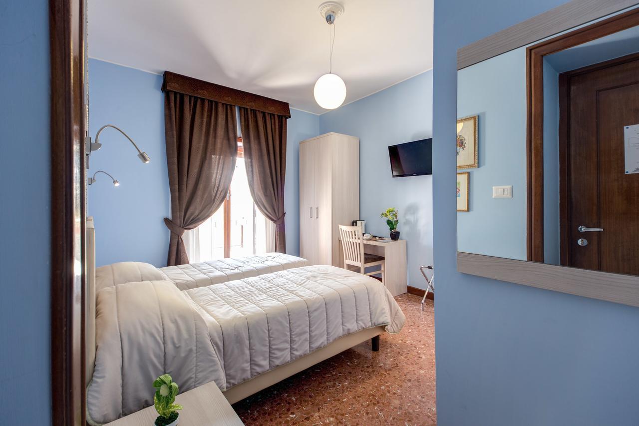 Domus Cornelia Bed & Breakfast โรม ภายนอก รูปภาพ
