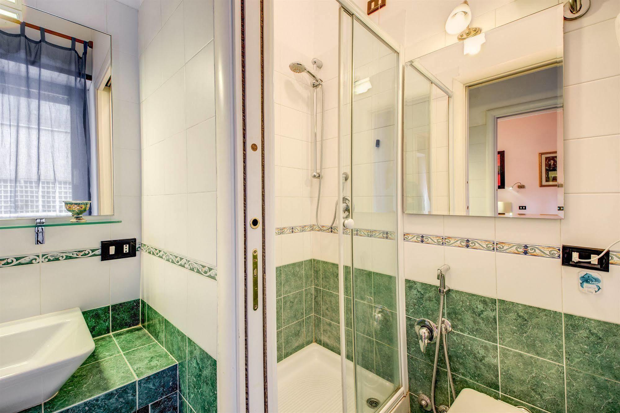 Domus Cornelia Bed & Breakfast โรม ภายนอก รูปภาพ