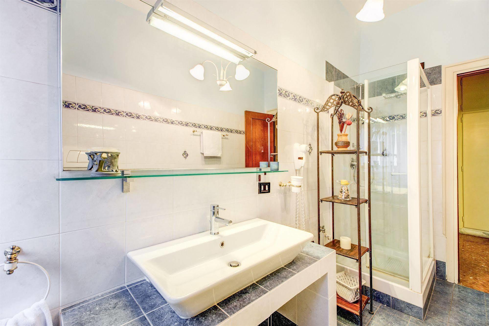 Domus Cornelia Bed & Breakfast โรม ภายนอก รูปภาพ