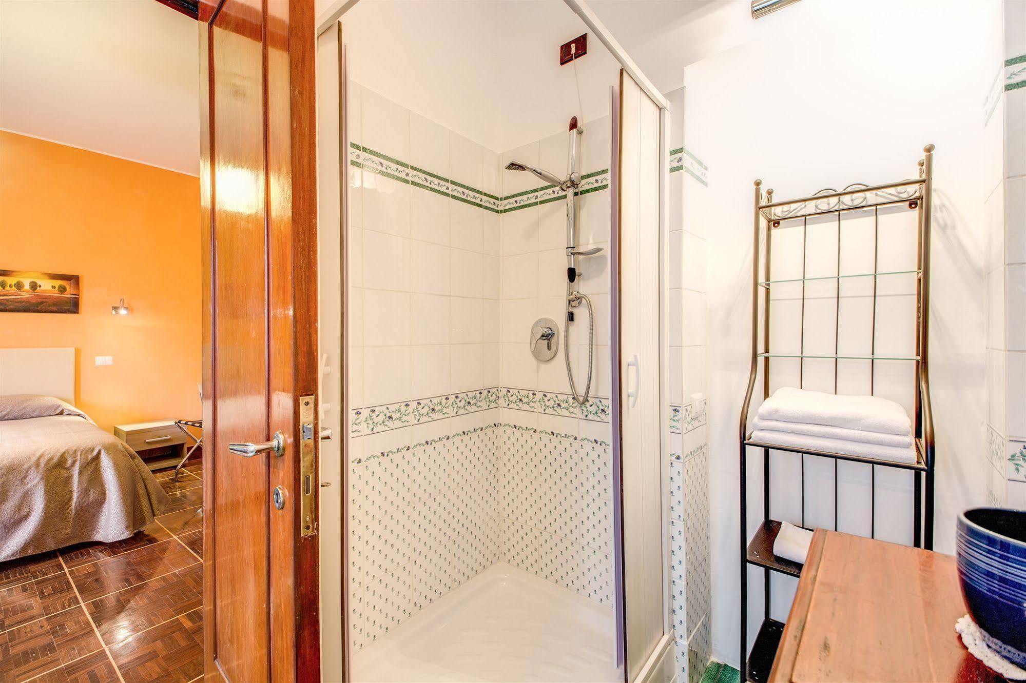 Domus Cornelia Bed & Breakfast โรม ภายนอก รูปภาพ