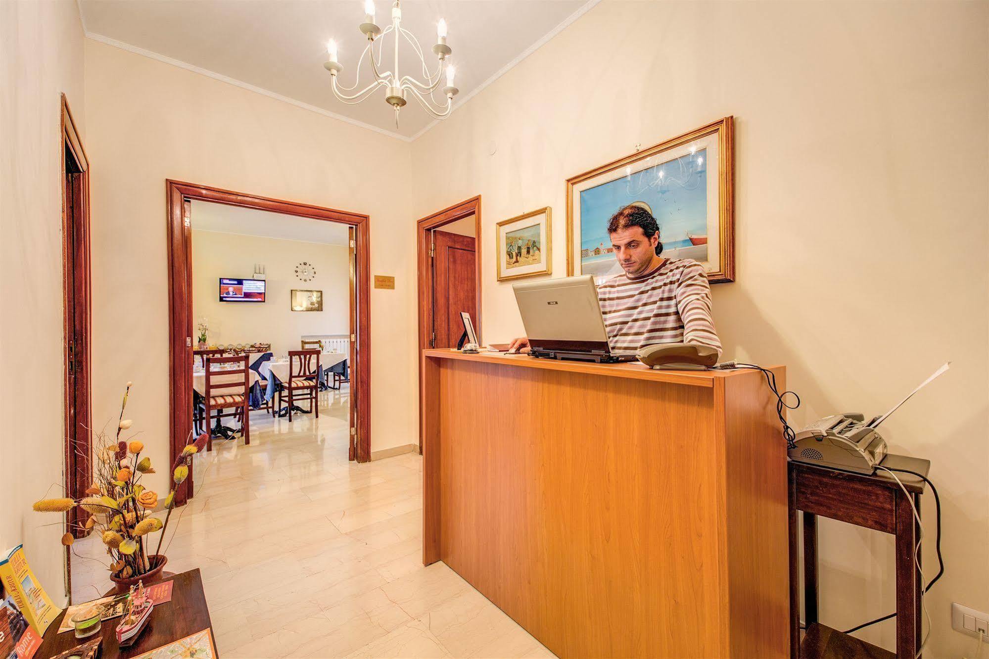 Domus Cornelia Bed & Breakfast โรม ภายนอก รูปภาพ