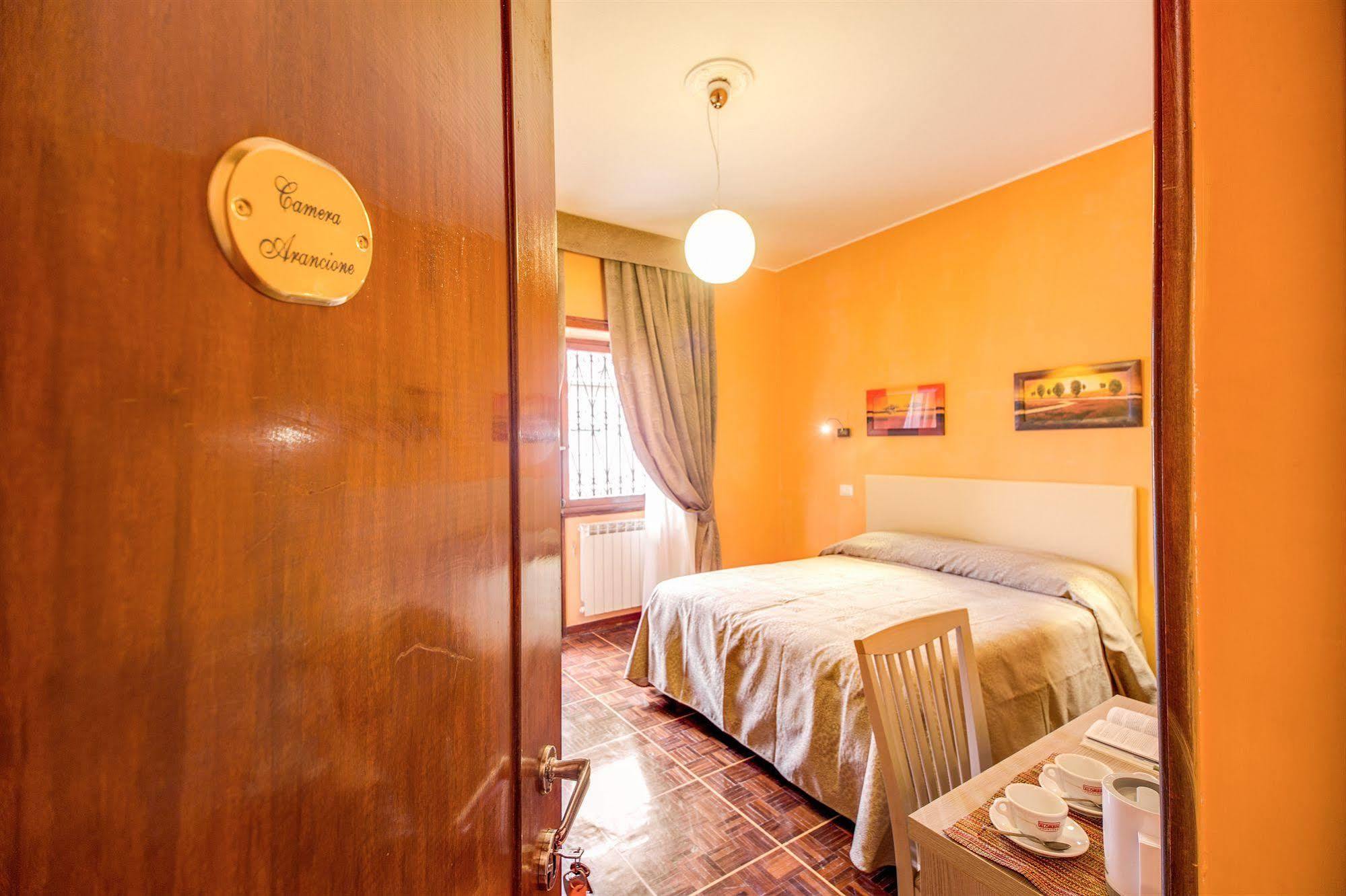 Domus Cornelia Bed & Breakfast โรม ภายนอก รูปภาพ